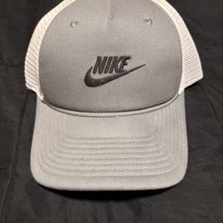 Nike Trucker Style SnapBack Hat 