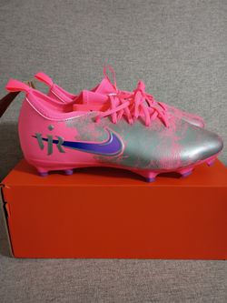 Nike 6Y Soccer Cleats Pink Silver