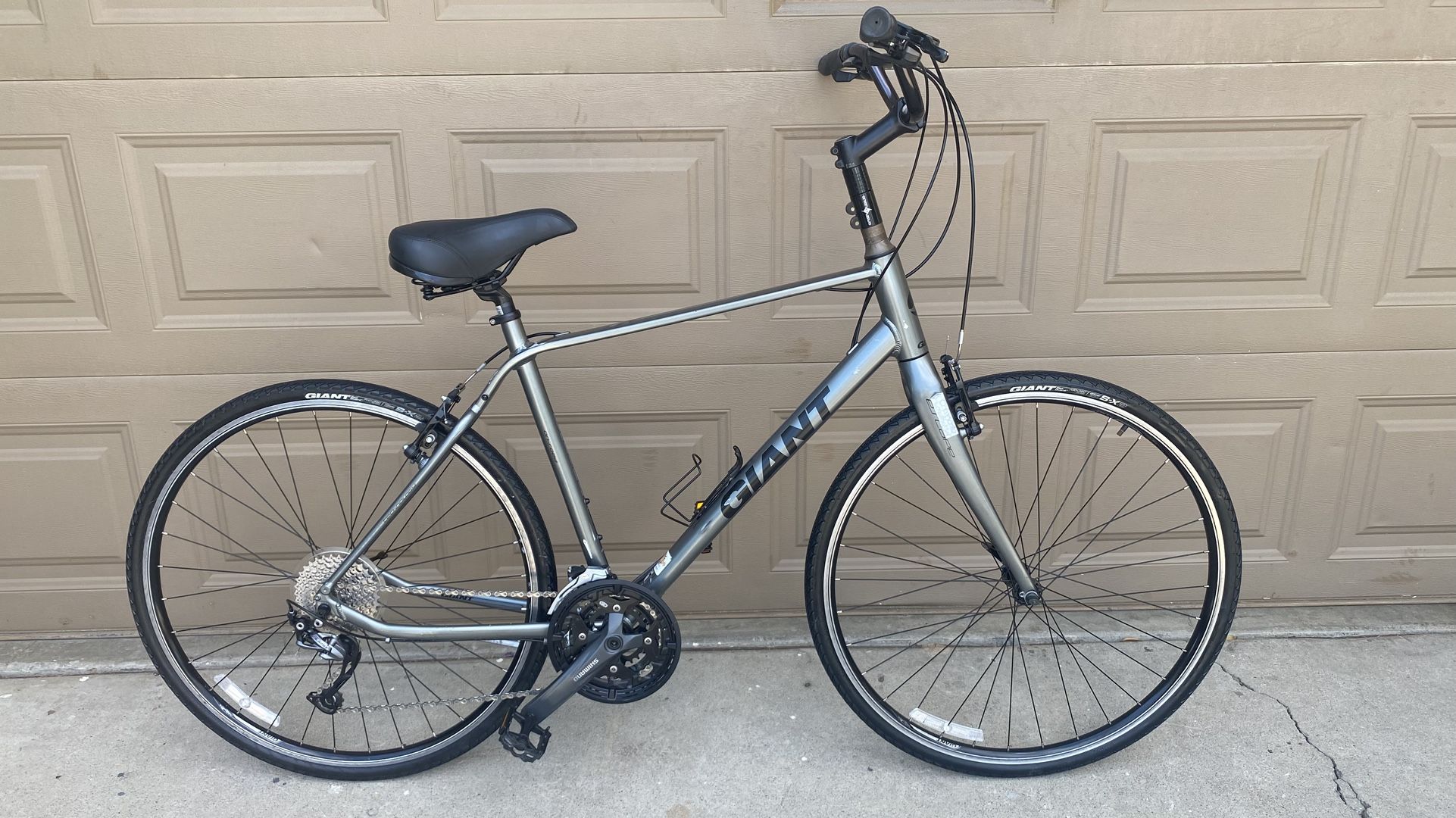 Giant Escape Hybrid Bike