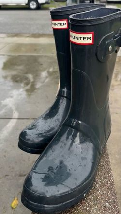 Hunter Women's Original Short Gloss Black Mid-Calf Rubber Rain Boot - 9