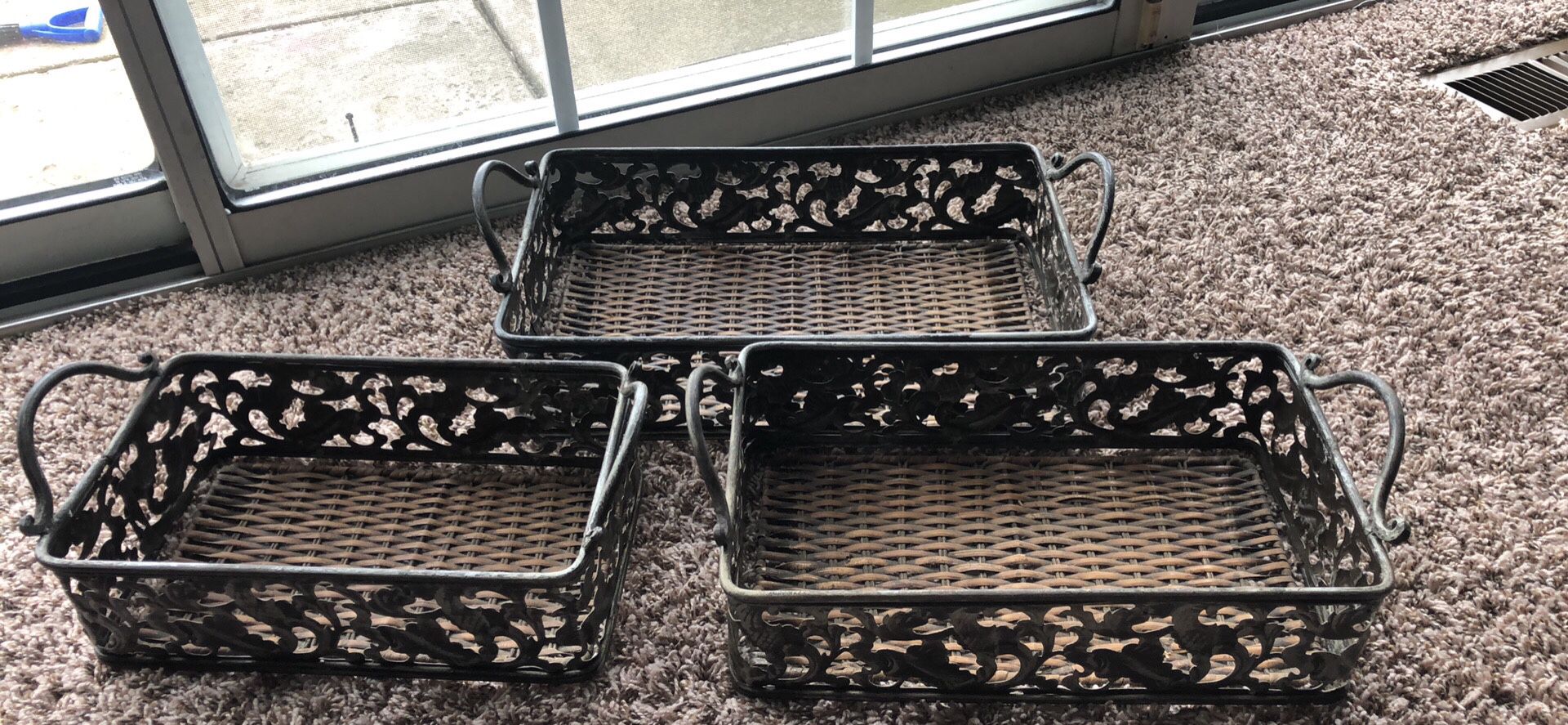 3 different size tray