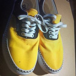 VANS ERA CHECKERBOARD SKATE SHOE SPECTRA YELLOW/ BLACK. SIZE  7.0 MEN. 8.5 WOMEN