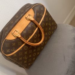 LOUIS VUITTON Monogram Deauville