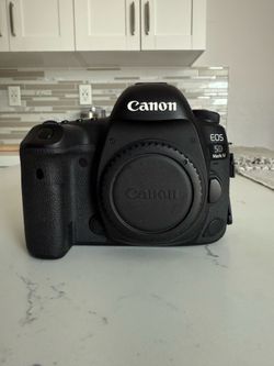 Canon 5D Mark IV