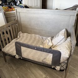 Toddler bed / Couch bed / Mattress 