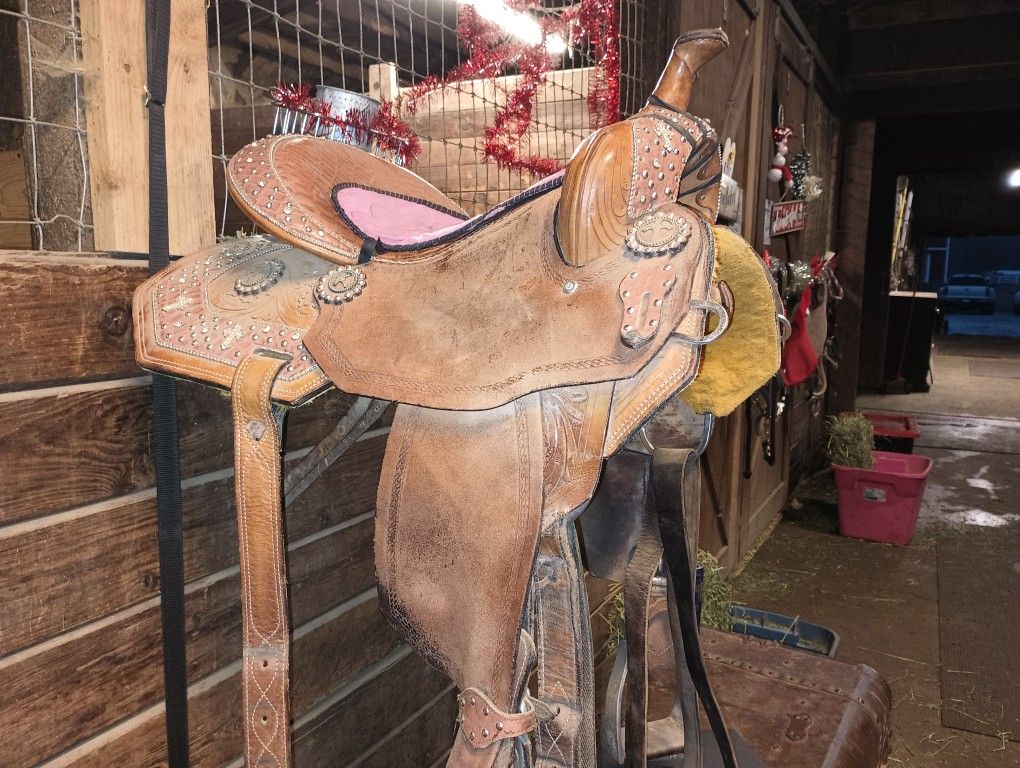 Saddle