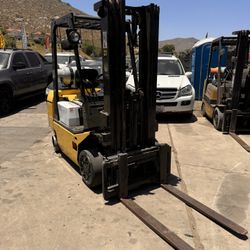 Forklift 
