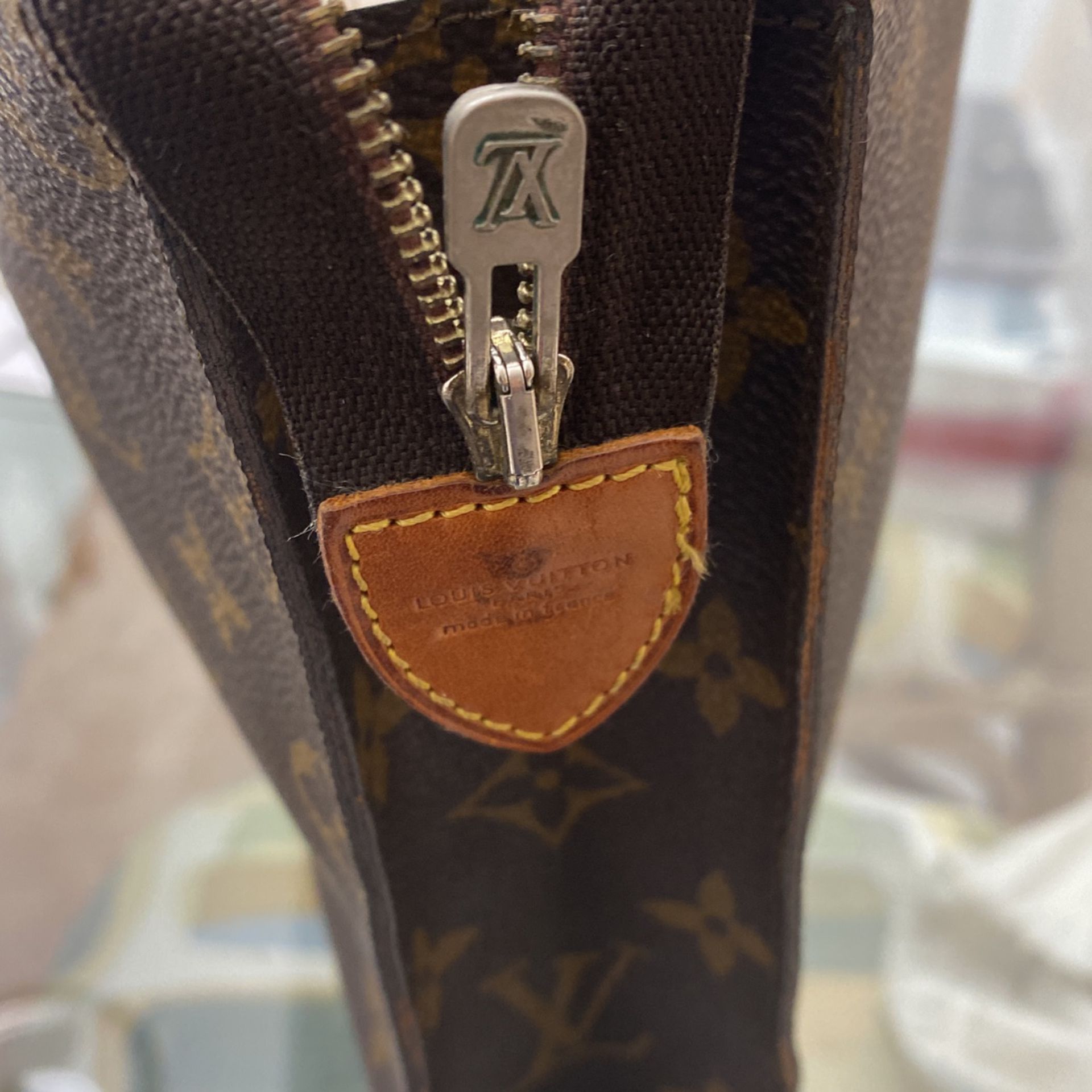Louis Vuitton Handbag for Sale in Boca Raton, FL - OfferUp