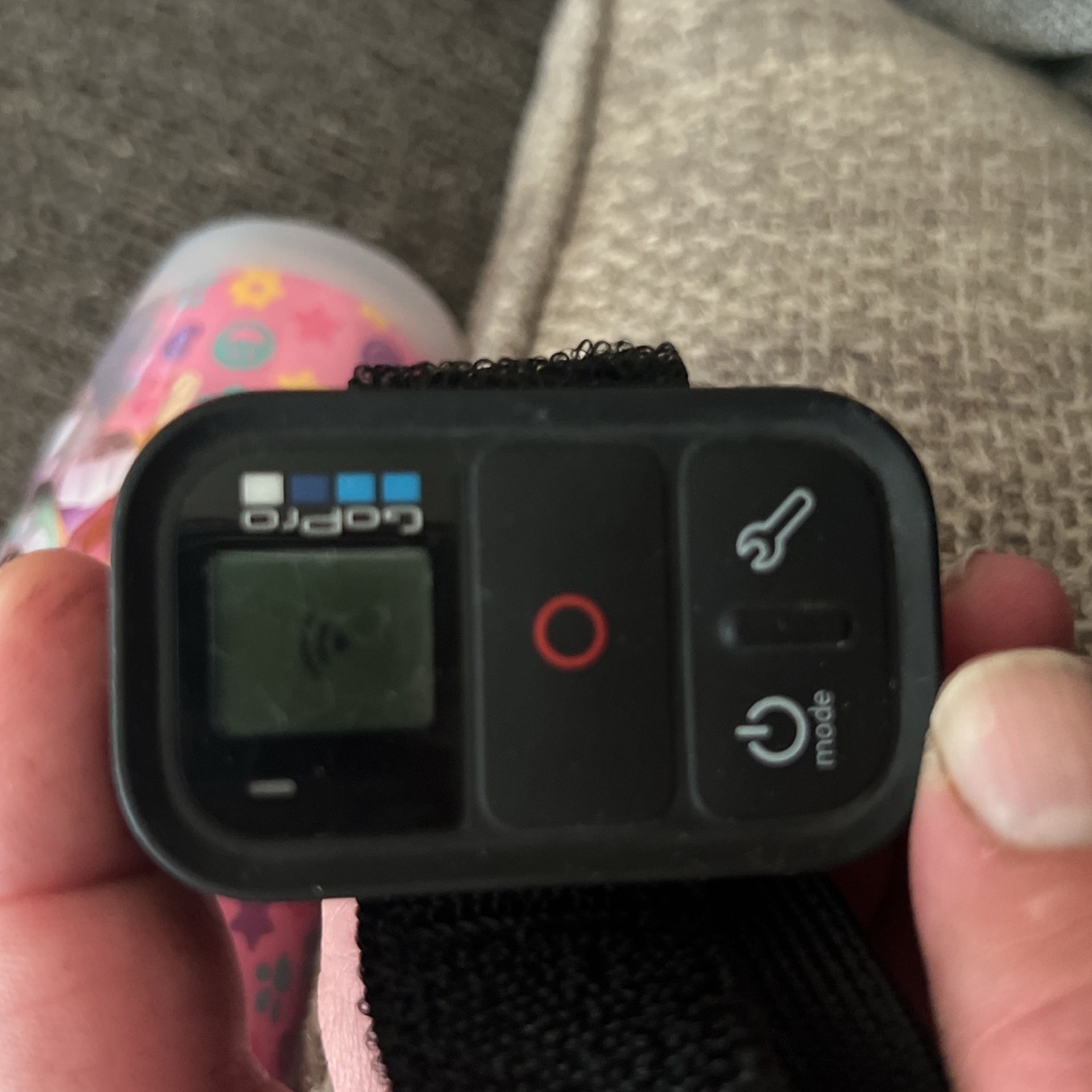 GoPro Smart Remote Control - Compatible with HERO8 Black, MAX, HERO7 Black, HERO6 Black, HERO5 Black, HERO5 Session, and Fusion (GoPro Official Access
