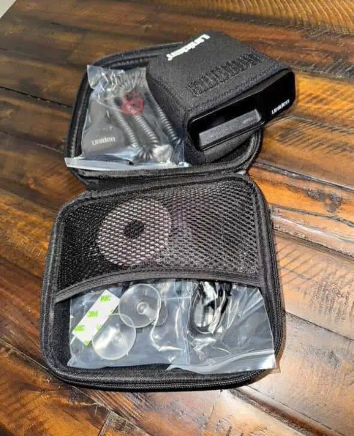 UNIDEN R7 RADAR DETECTOR
