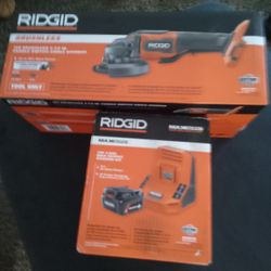 Rigid Cordless 4 1/2-in Grinder Saw With Battery And Charger Brand New