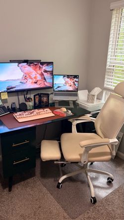 White Mesh Office Chair with Footrest