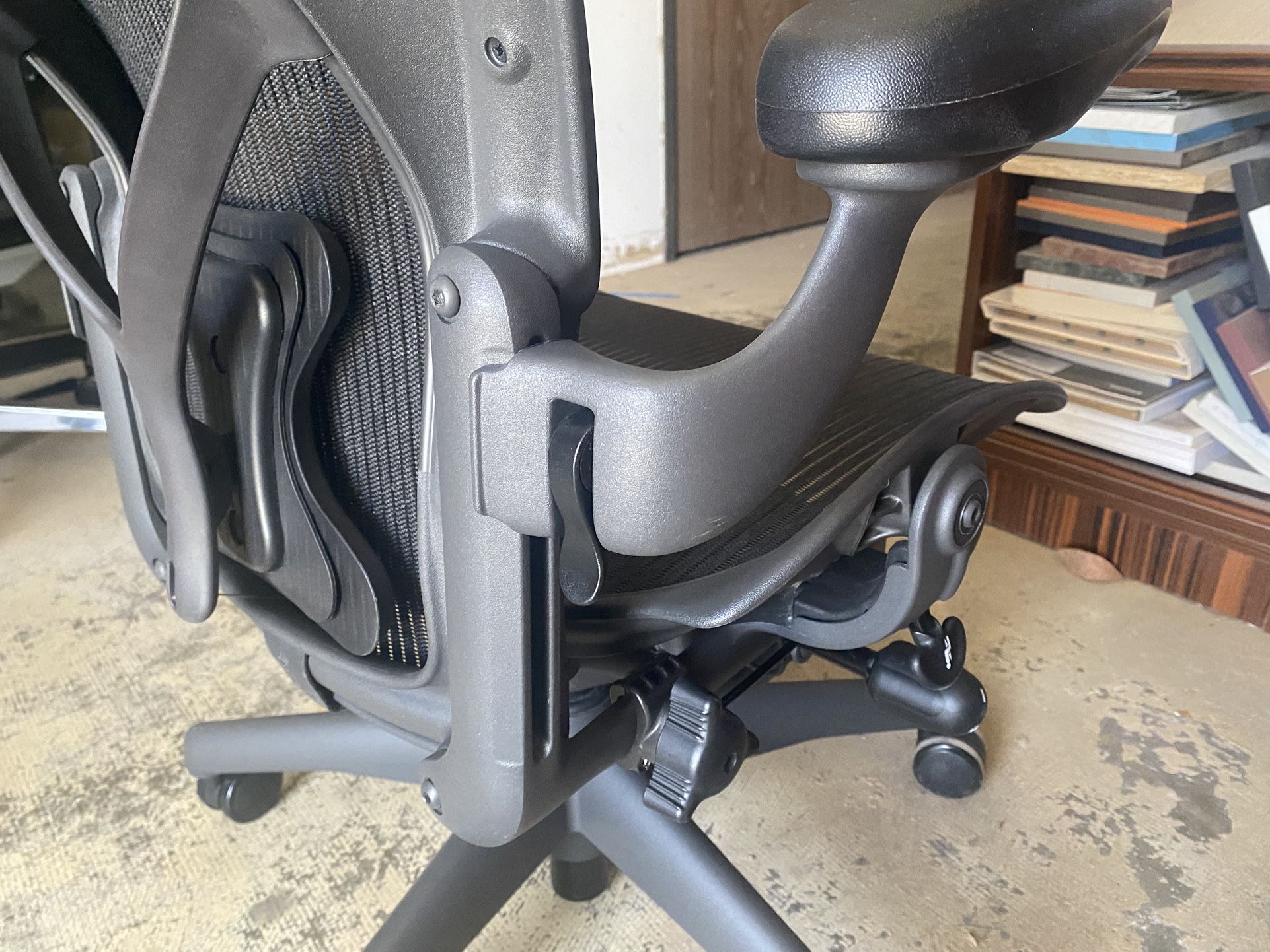 Excellent Condition Fully Loaded Herman Miller Aeron Office Chairs