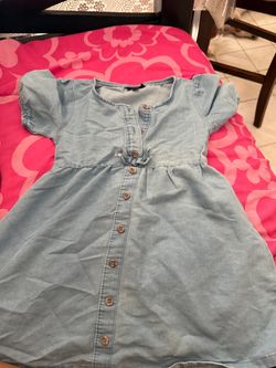 Size 6 Light Wash Denim Button-Front Dress