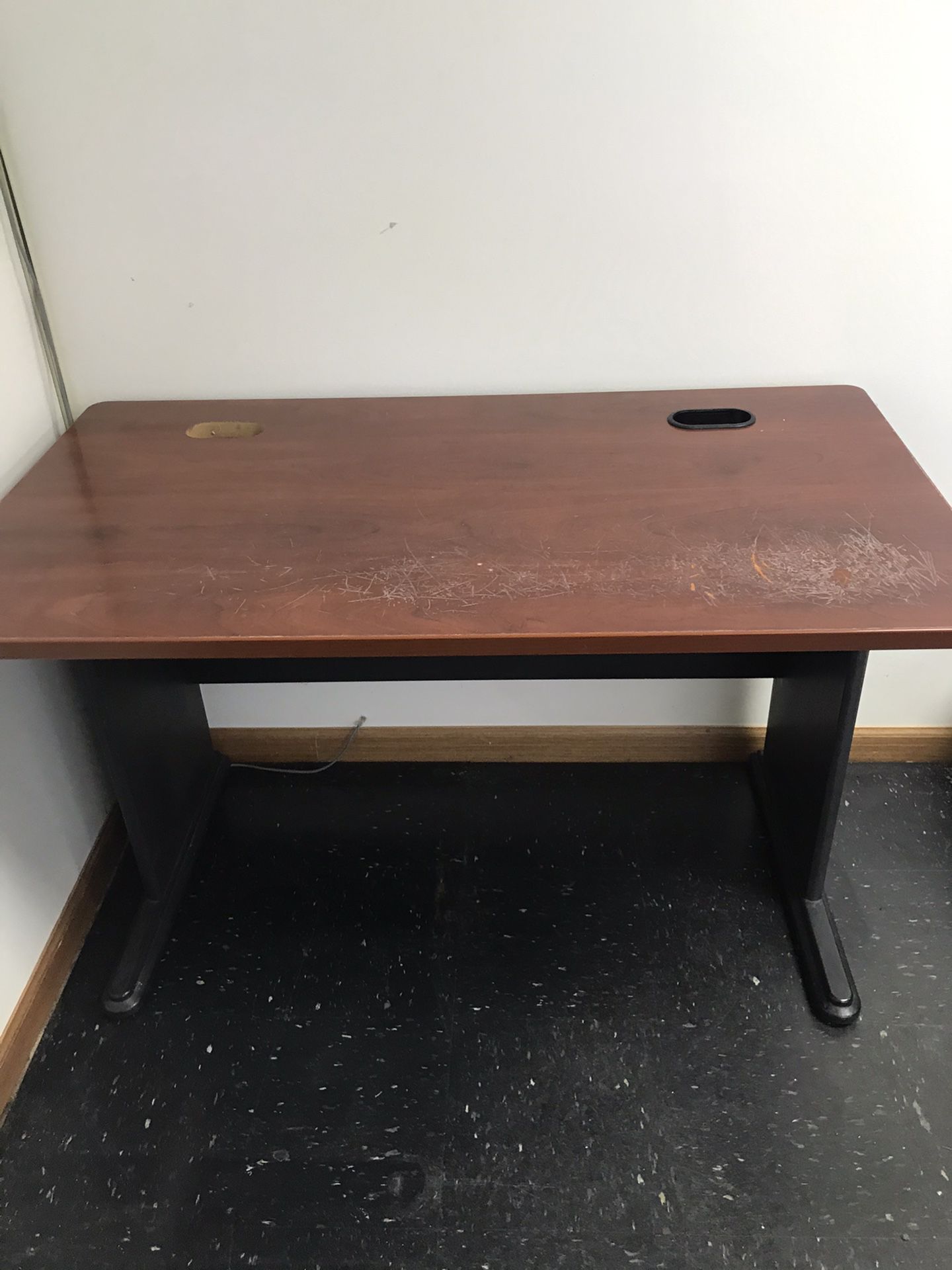 2 Desks