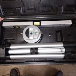 Pro-Grade Lazer Level With Tripod In Case Like New 