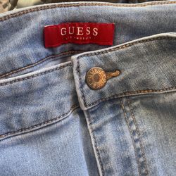  2 Pairs of Women’s Jeans (Guess & Levi’s) - Size 24 - Great Deal! 