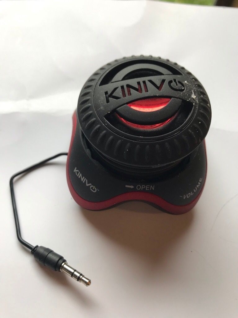 Kinivo ZX100 mini speaker It has adjustable sound and amplified the sound incredibly With its charging cable included .