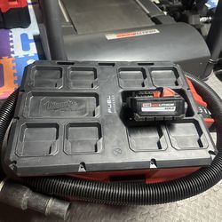 Milwaukee m18 nexus 6gal wet/dry vac with 6am battery like new