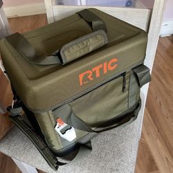 RTIC 28 Can Everyday Cooler