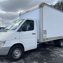 2005 MERCEDES BENZ SPRINTER CARGO VAN