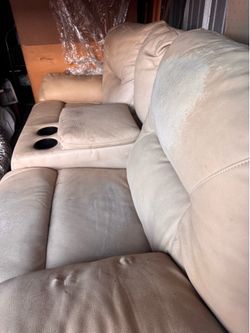 FREE RECLINING COUCH