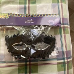 New black Masquerade Mask