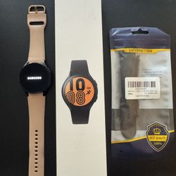 Samsung Galaxy Watch 4 With Charger And Extra Band