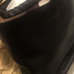 Bucket style leather Burberry purse like new