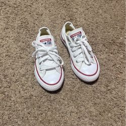 Chuck Taylor Converse White Size 11 Kids
