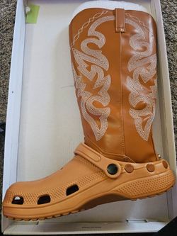 Detachable Cowgirl clogs. Size 9