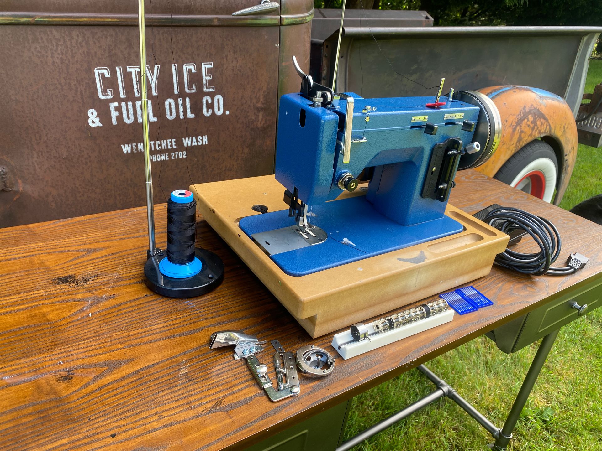 Like new sale Sailrite LSZ1 Sewing machine plus extras for Sale in