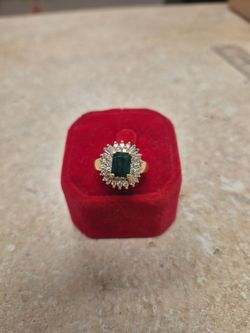 14k Yellow Gold Diamond and Emerald Ring