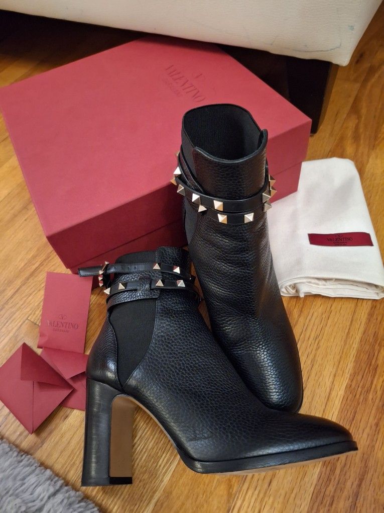 Valentino Garavani Rockstud Ankle Boots