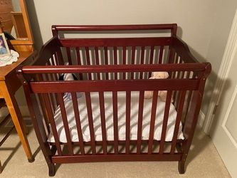 Baby mini crib
