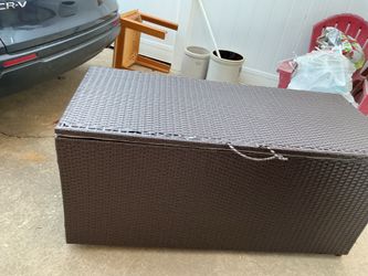 Outside storage (53” long x 24” wide x 25” tall) miss one handle, and the front handle needs fixing