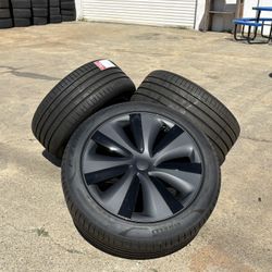 (4) 2025 Tesla Model S 19" Tempest OEM Wheels Rims TIRES PIRELLI 95% TREAD TPMS