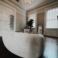 Modern White / Cream Curvy Sofa Couch !