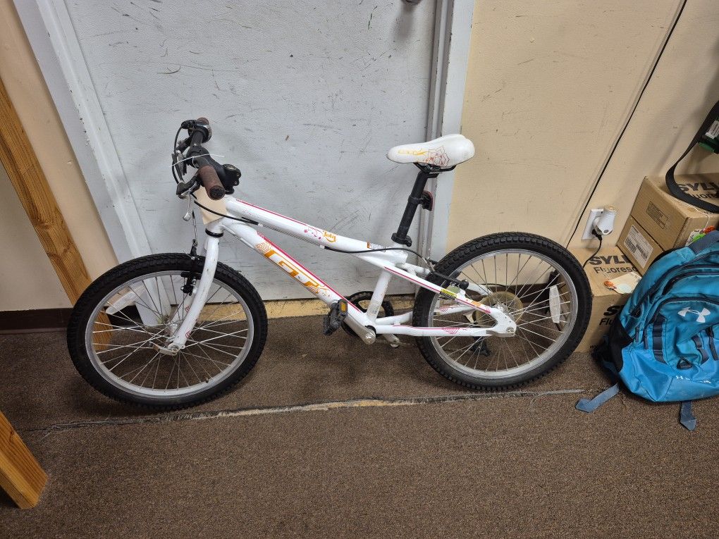 GT Lola 20" Girls 7 Speed Bike Bicycle