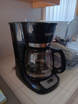 Black  and  Decker 12 cup coffee maker