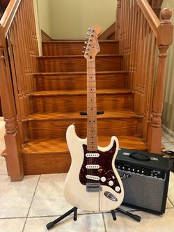 Fender Roadhouse Stratocaster w/ Fender Amp