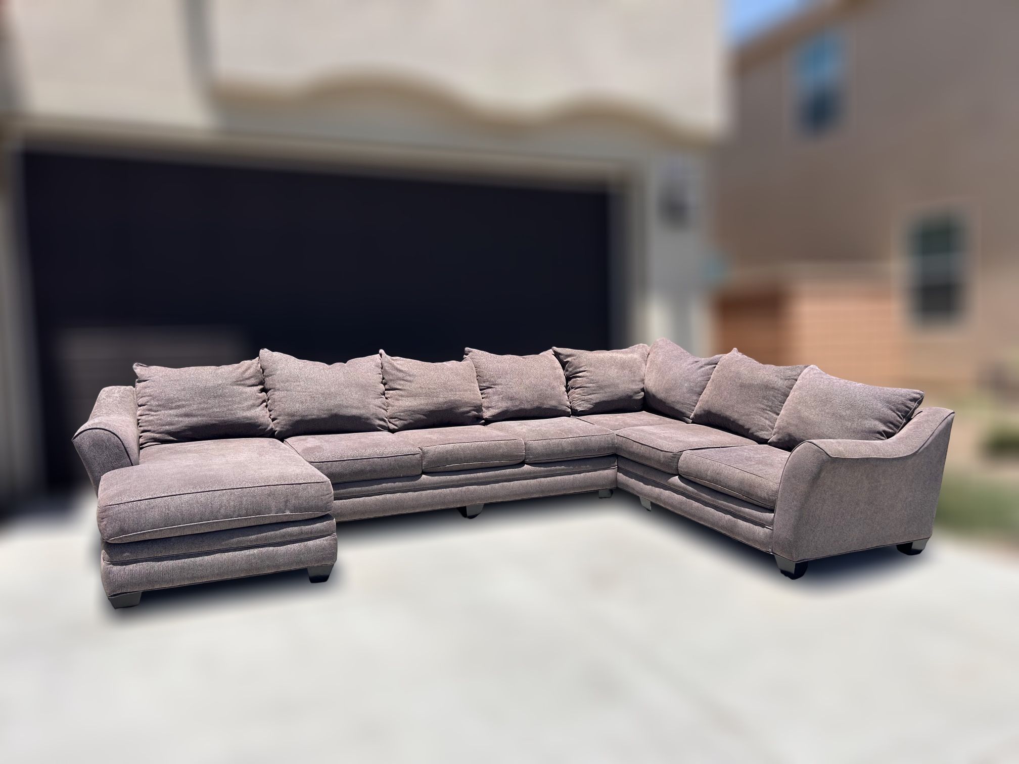 U SHAPED SECTIONAL COUCH!!! 🚚 FREE DELIVERY!!! 🚚