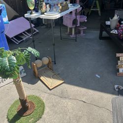 Cat trees/House