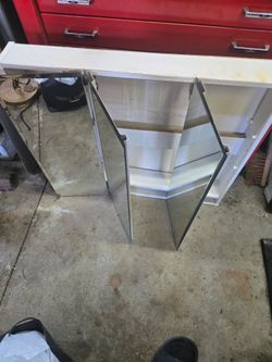 MCM Medicine Cabinet