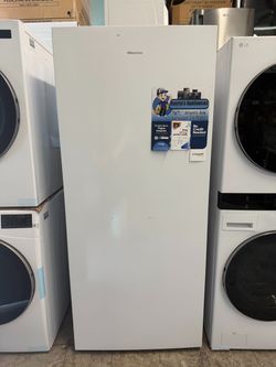 Hisense 21.2 Cu Ft  Convertible Upright Freezer White