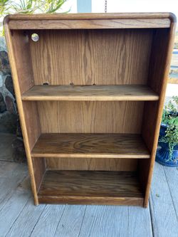 Oak veneer bookshelf, 3 shelves