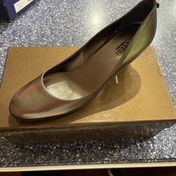 Gucci Women’s Shoes - Brand New -Size 8