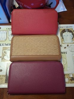 THIRTY-ONE JEWELL WALLETS