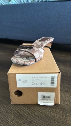 Brand New Coach Bow Signature Jacquard Sandals – Women’s Size 6.5