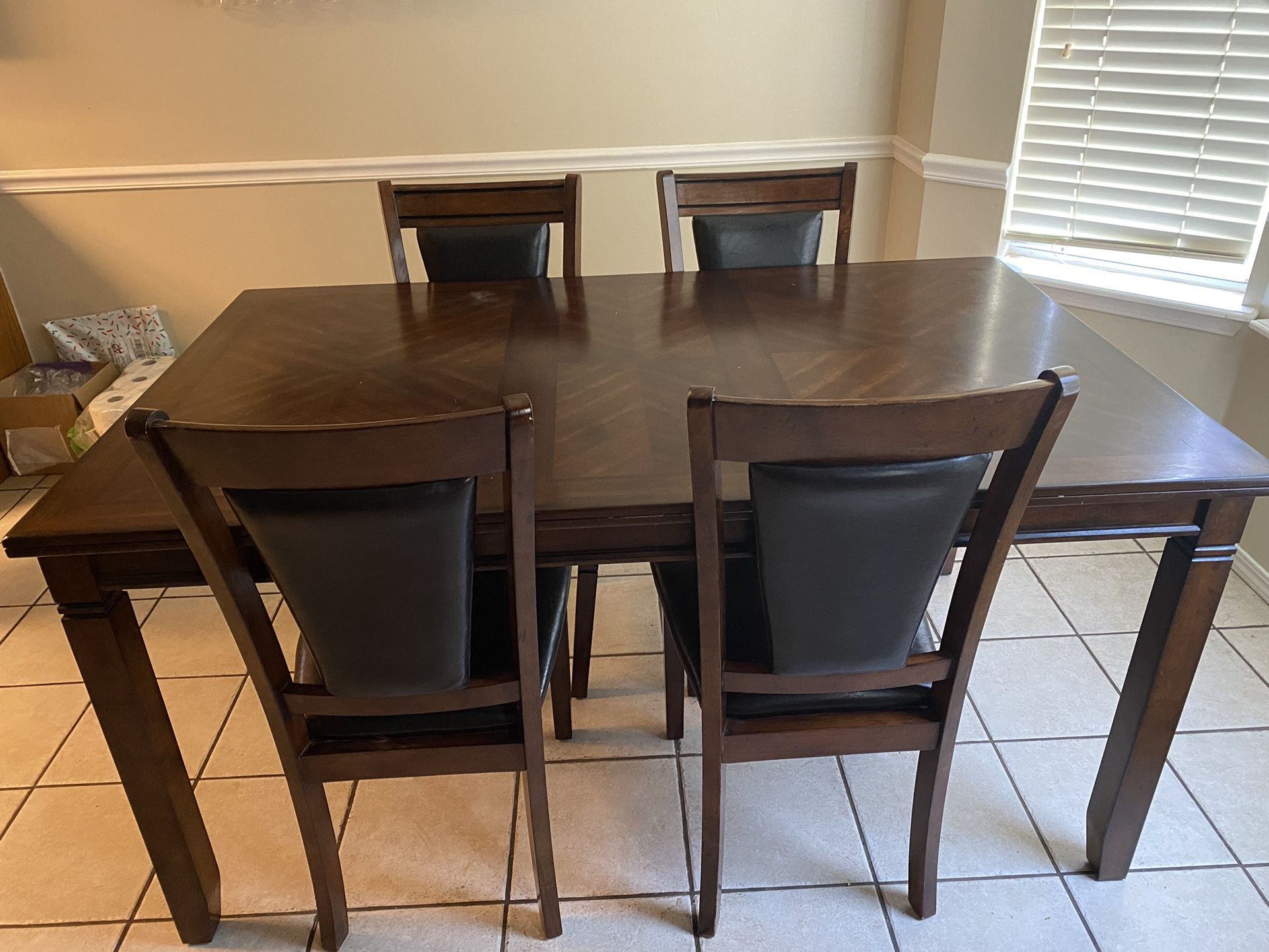 Dining Table And 4 Chairs for Sale in Broken Arrow, OK OfferUp